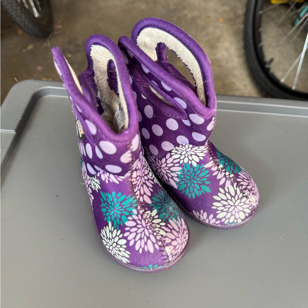 Toddler Bogs Purple and White boots